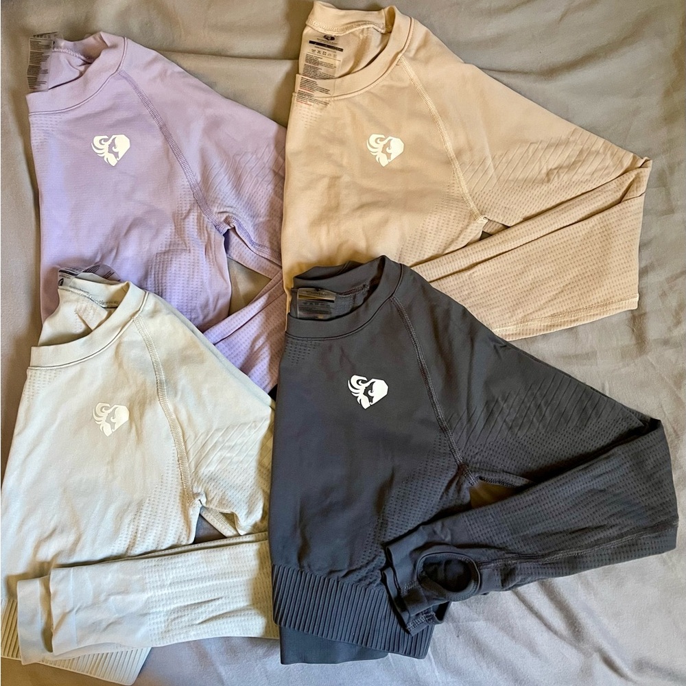 ❌❌ SOLD Women’s Best | Gym Long Sleeve Crop Top Lot (4 Pieces)